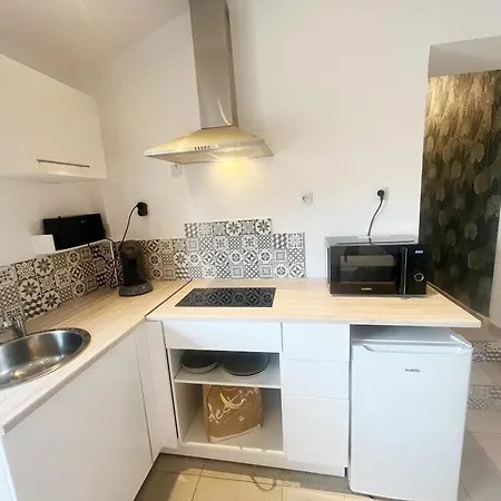 A Deux Pas Des Péniches