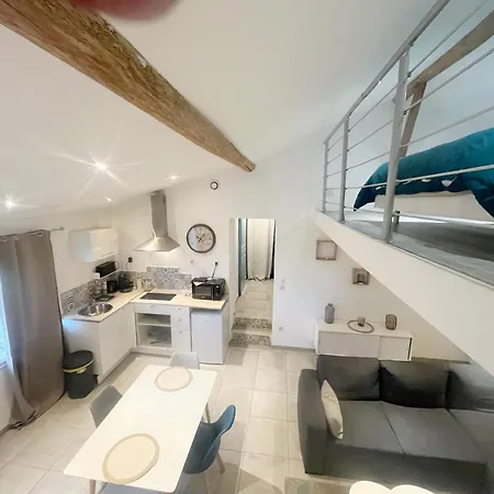A Deux Pas Des Peniches Apartment Castelsarrasin